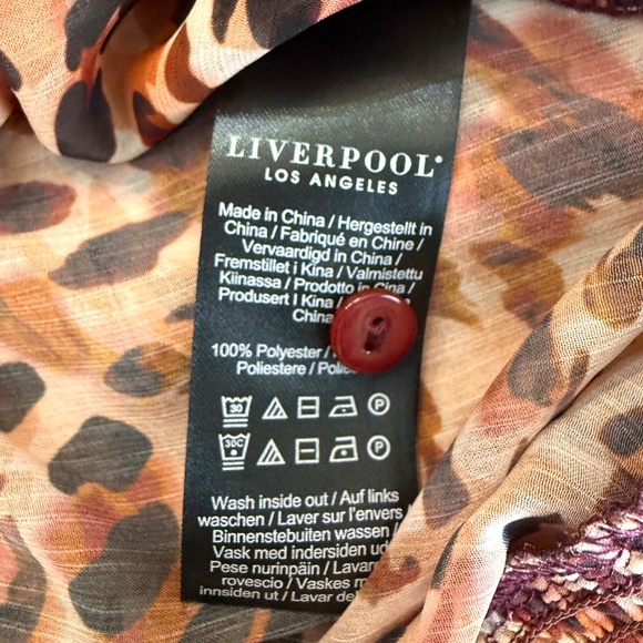 NWT Liverpool woven long sleeve blouse. - Picture 7 of 10